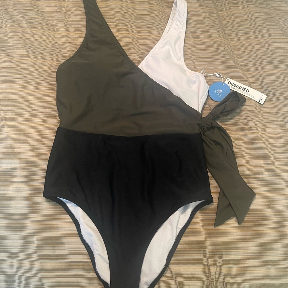 NWT Cupshe Color Block Swimsuit - Picture 5 of 5